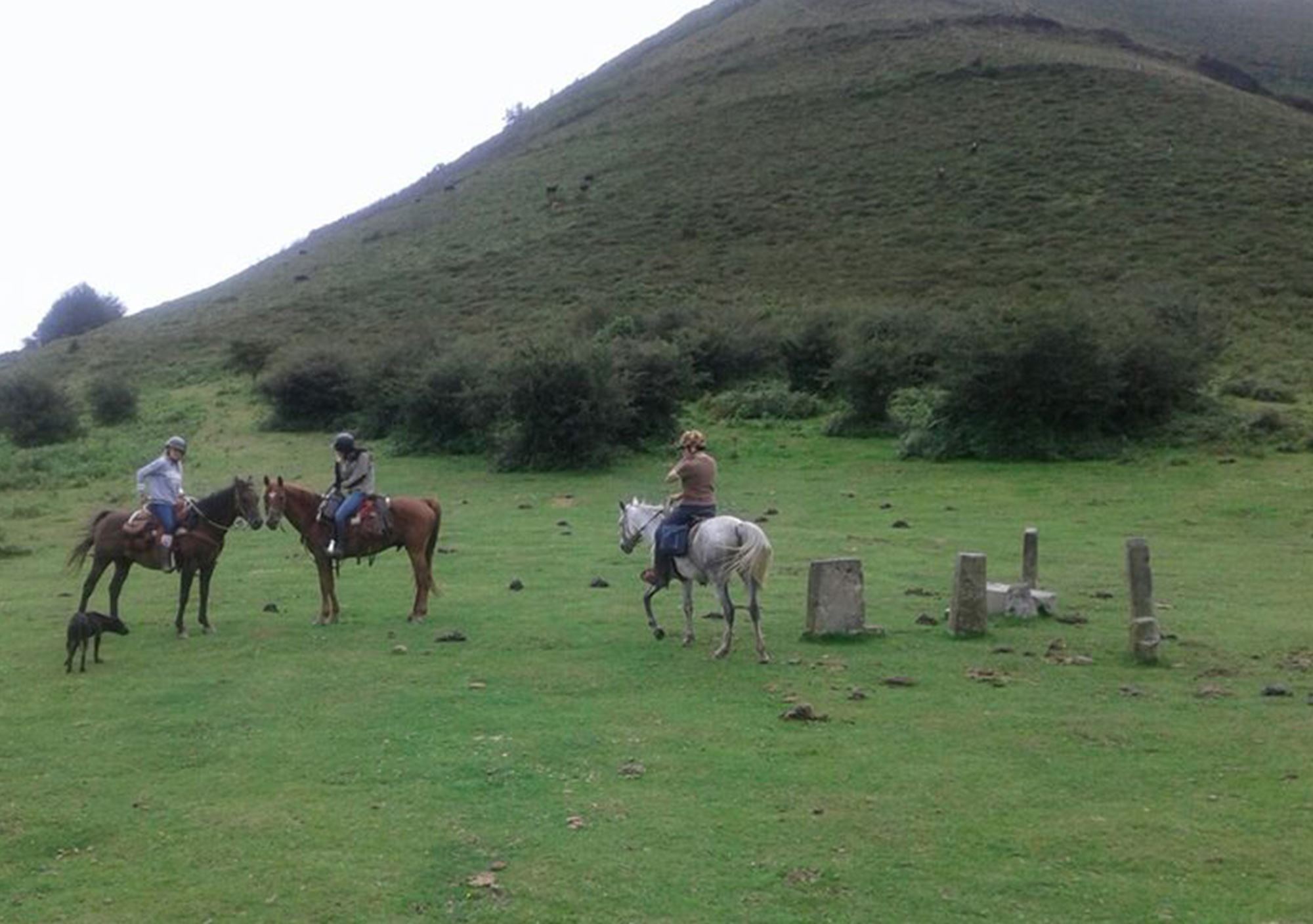 rutas equitación alojamiento rural Escapadas a Caballo en Las Encartaciones Sopuerta Vizcaya